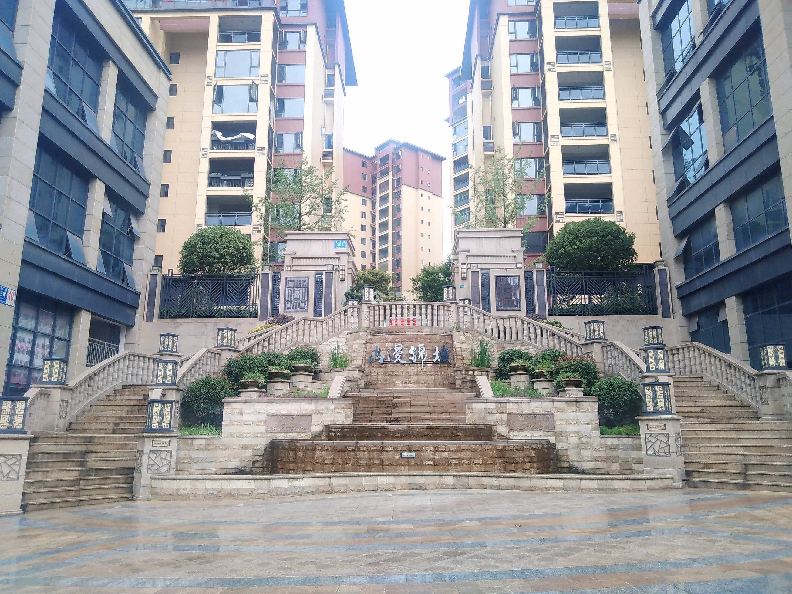 山漫锦城图片